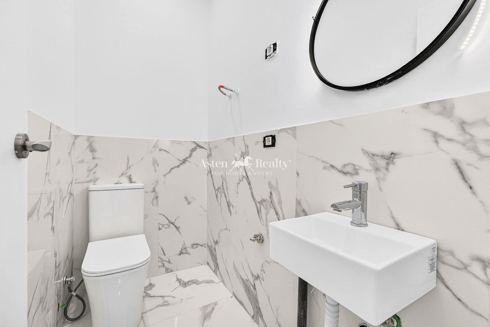 2 makuuhuone Asunto myytävänä paikassa Adeje - 270 000 € (Ref: 9588481)