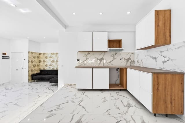 2 makuuhuone Asunto myytävänä paikassa Casco Urbano, Adeje - 270 000 € (Ref: 9588481)