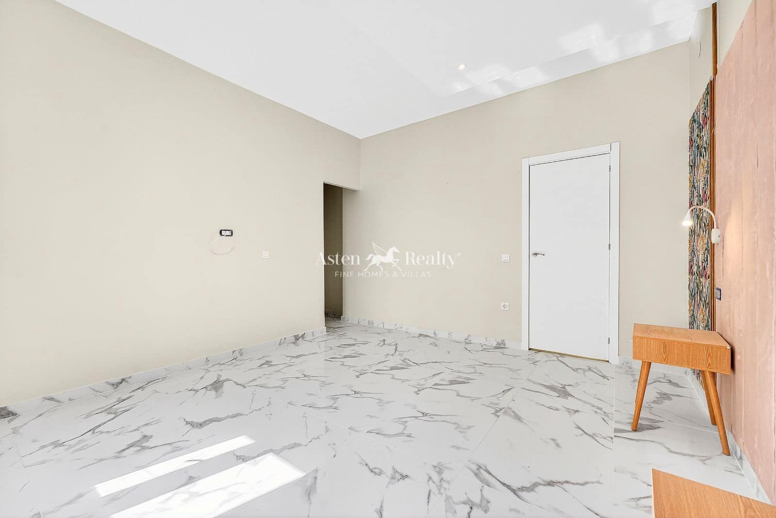 2 makuuhuone Asunto myytävänä paikassa Adeje - 270 000 € (Ref: 9588481)