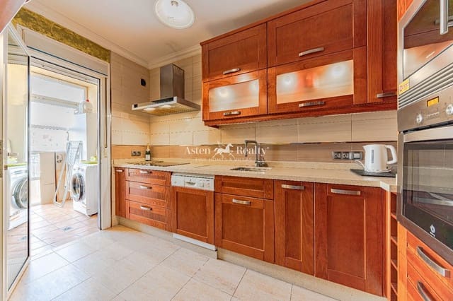 2 slaapkamer Flat te koop in Casco Urbano, Adeje met zwembad - € 325.000 (Ref: 9603353)
