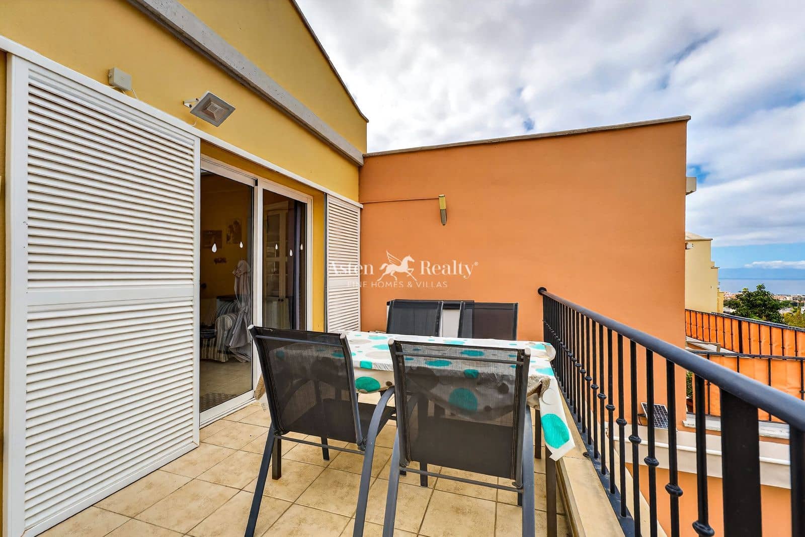 1 slaapkamer Flat te koop in Torviscas met zwembad garage - € 335.000 (Ref: 9603358)