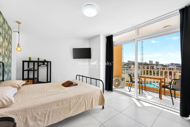 2 slaapkamer Flat te koop in Playa de las Americas, Arona met zwembad garage - € 395.000 (Ref: 9603468)