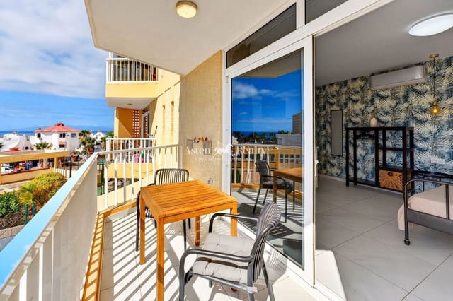 2 slaapkamer Flat te koop in Playa de las Americas, Arona met zwembad garage - € 395.000 (Ref: 9603468)