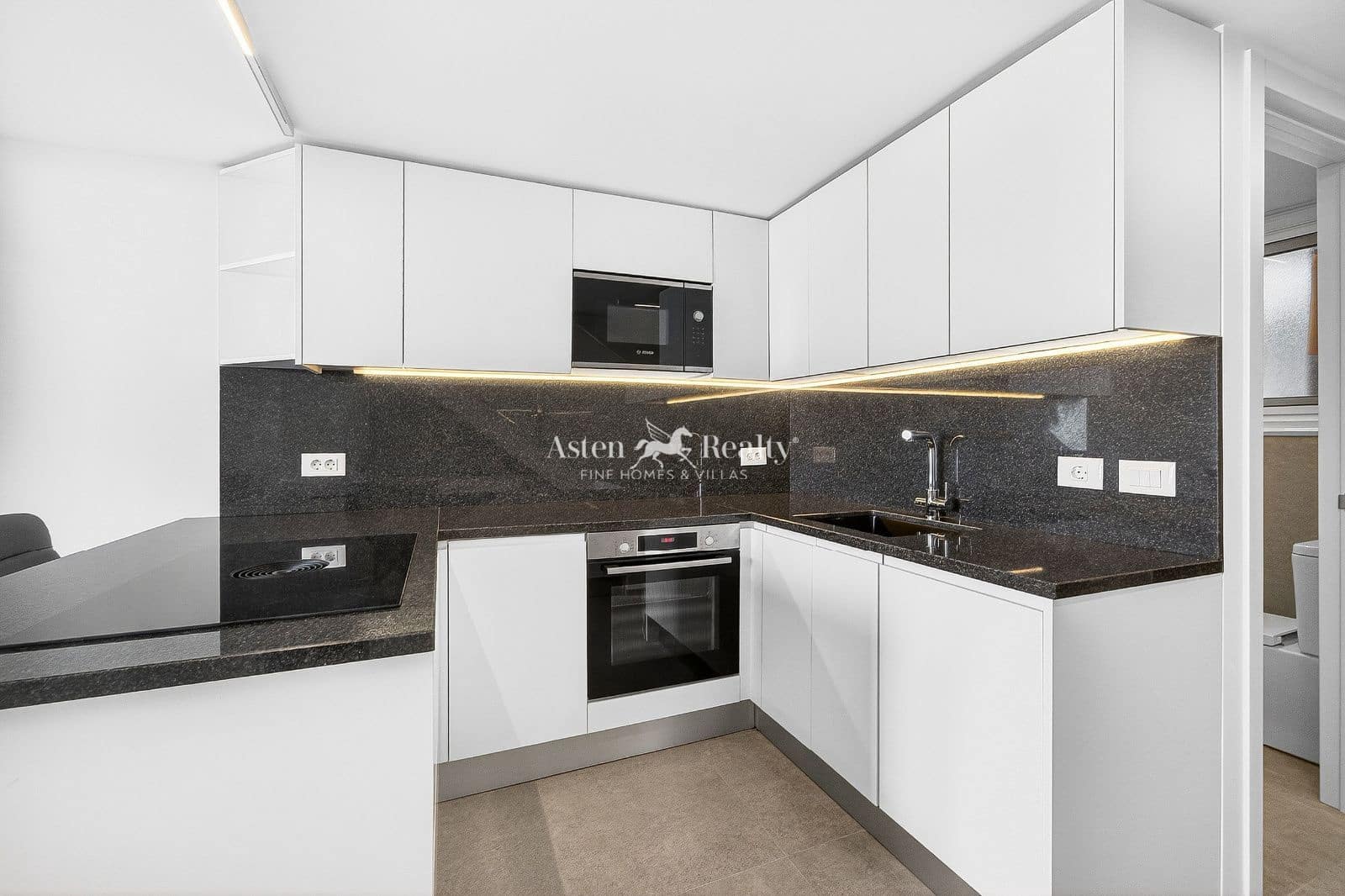 1 Zimmer Penthouse zu verkaufen in Playa de las Americas mit Pool Garage - 499.000 € (Ref: 9610213)