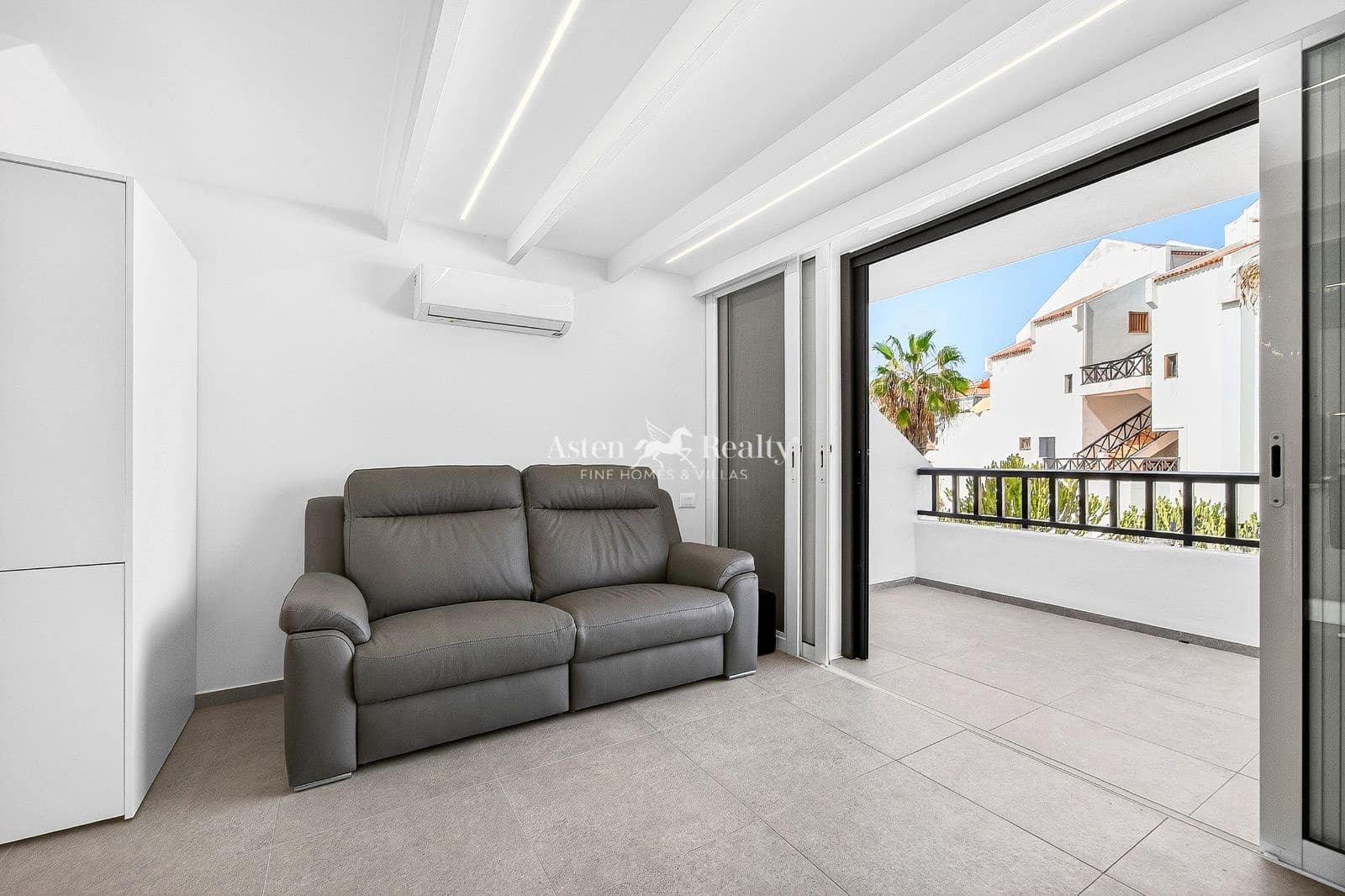 1 Zimmer Penthouse zu verkaufen in Playa de las Americas mit Pool Garage - 499.000 € (Ref: 9610213)