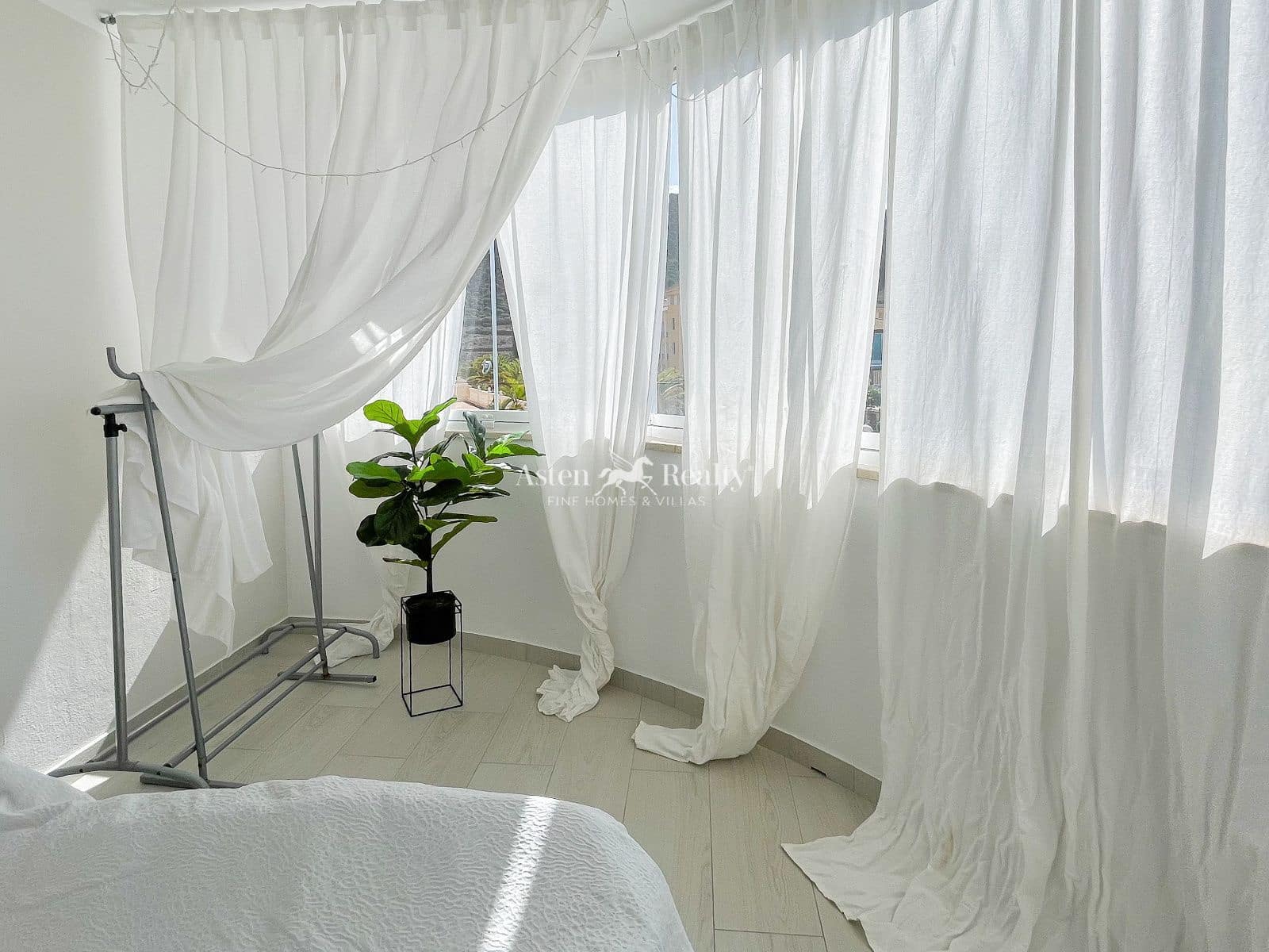 Piso de 1 habitación en Los Cristianos en venta con piscina - 385.000 € (Ref: 9617102)