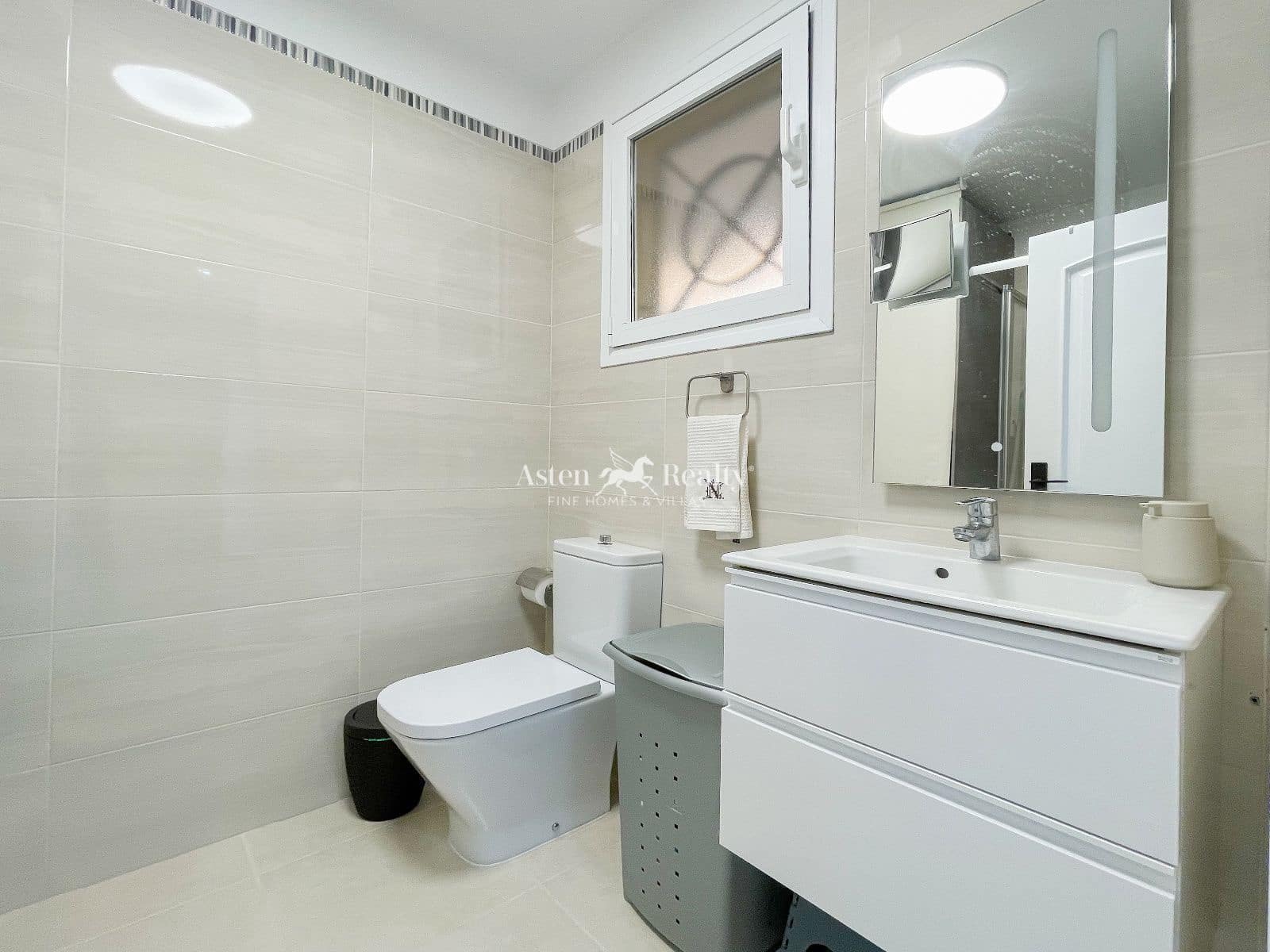 Piso de 1 habitación en Los Cristianos en venta con piscina - 385.000 € (Ref: 9617102)