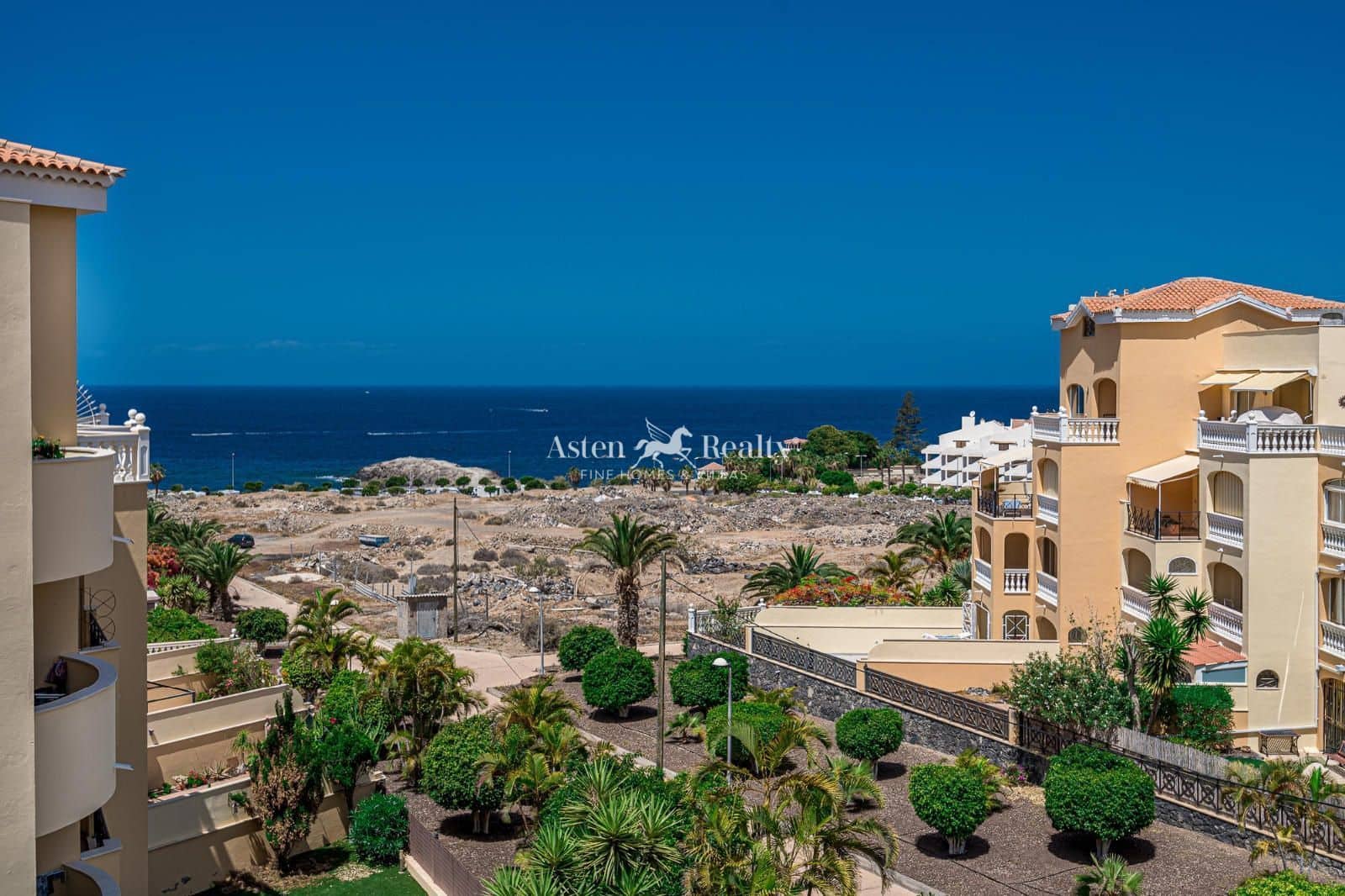 Piso de 1 habitación en Los Cristianos en venta con piscina - 385.000 € (Ref: 9617102)