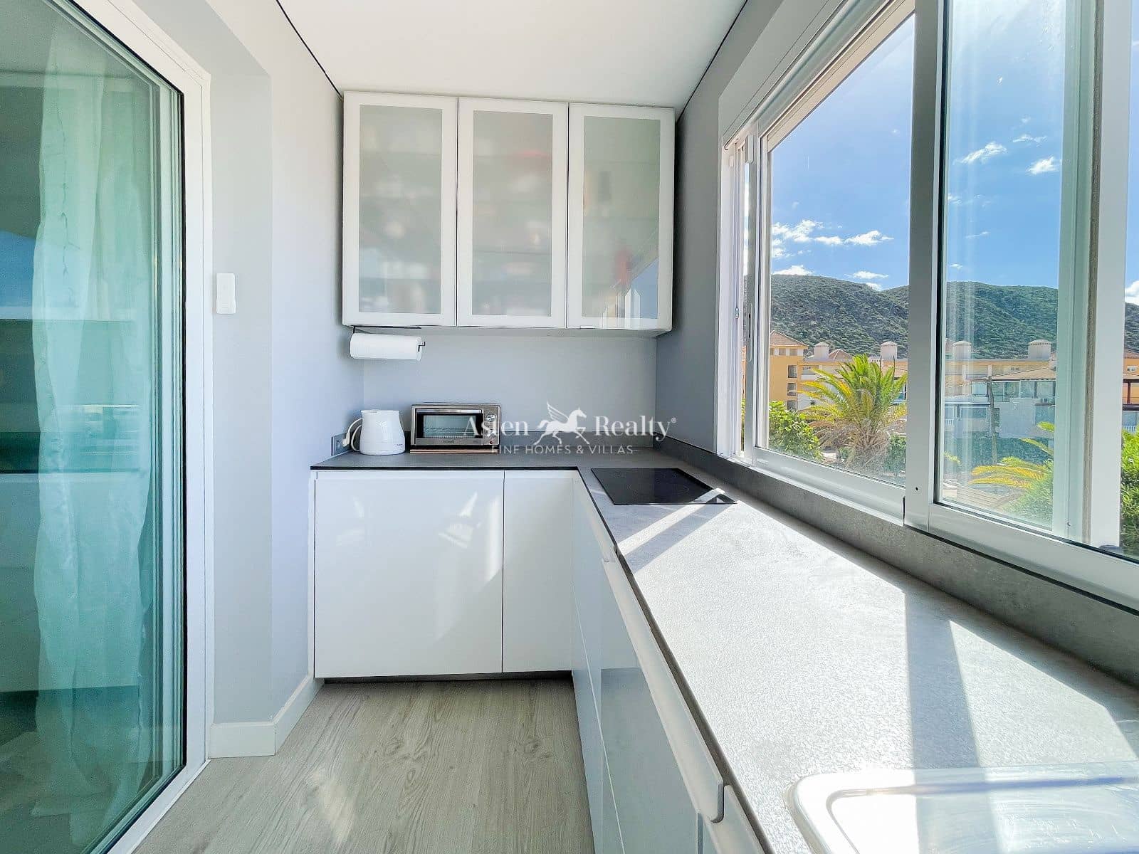 Piso de 1 habitación en Los Cristianos en venta con piscina - 385.000 € (Ref: 9617102)