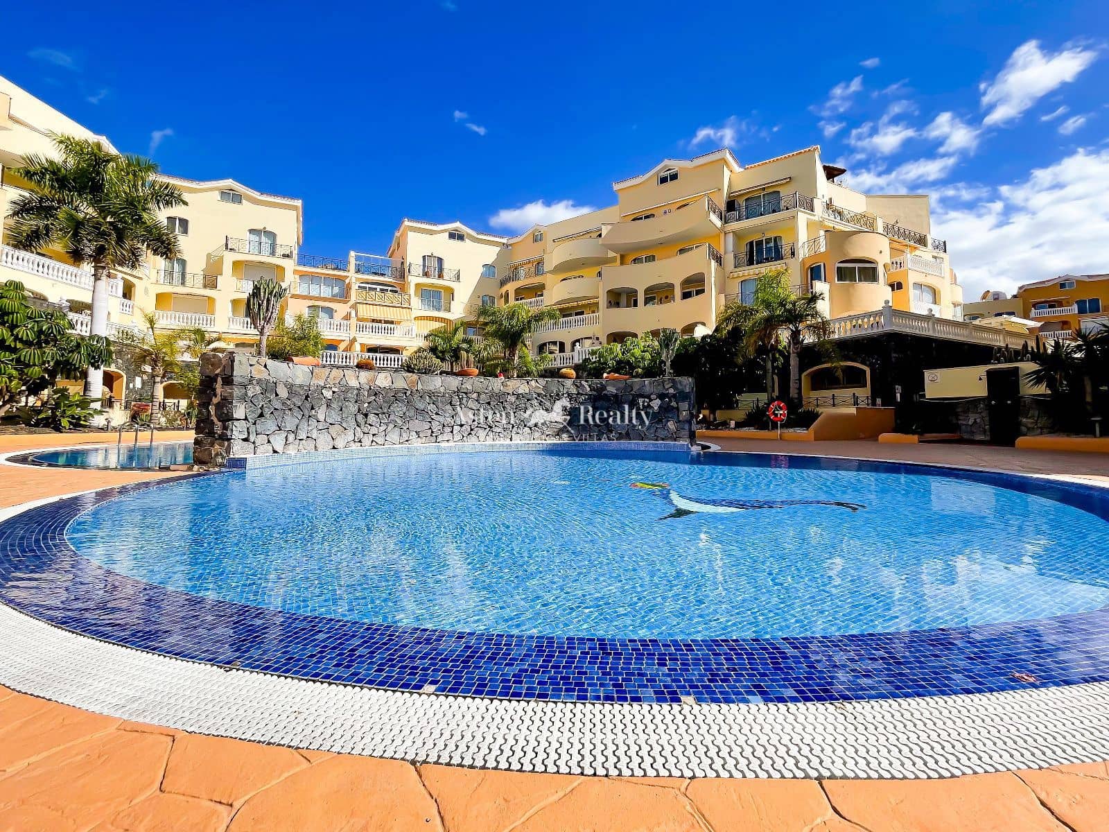 Piso de 1 habitación en Los Cristianos en venta con piscina - 385.000 € (Ref: 9617102)