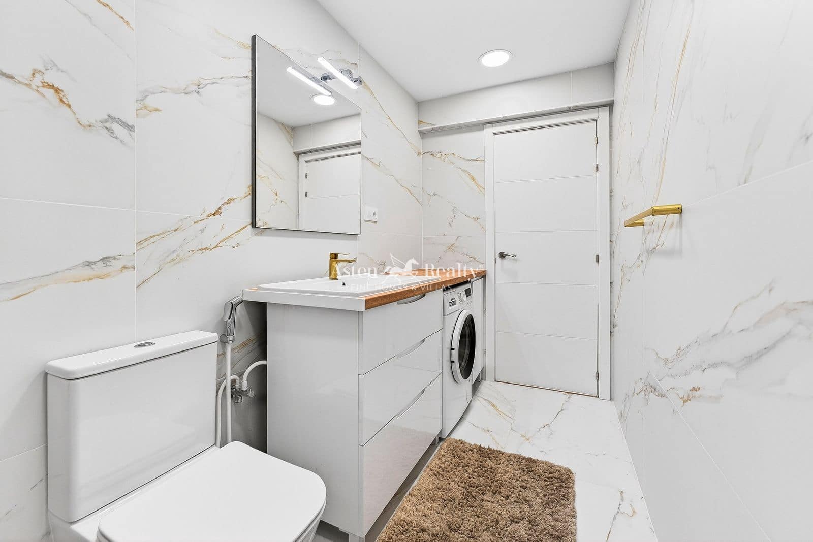 Piso de 2 habitaciones en Adeje en venta con garaje - 295.000 € (Ref: 9628172)