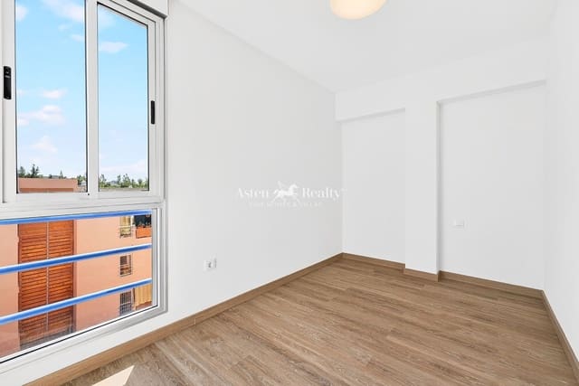 Piso de 2 habitaciones en Casco Urbano, Adeje en venta - 295.000 € (Ref: 9628172)