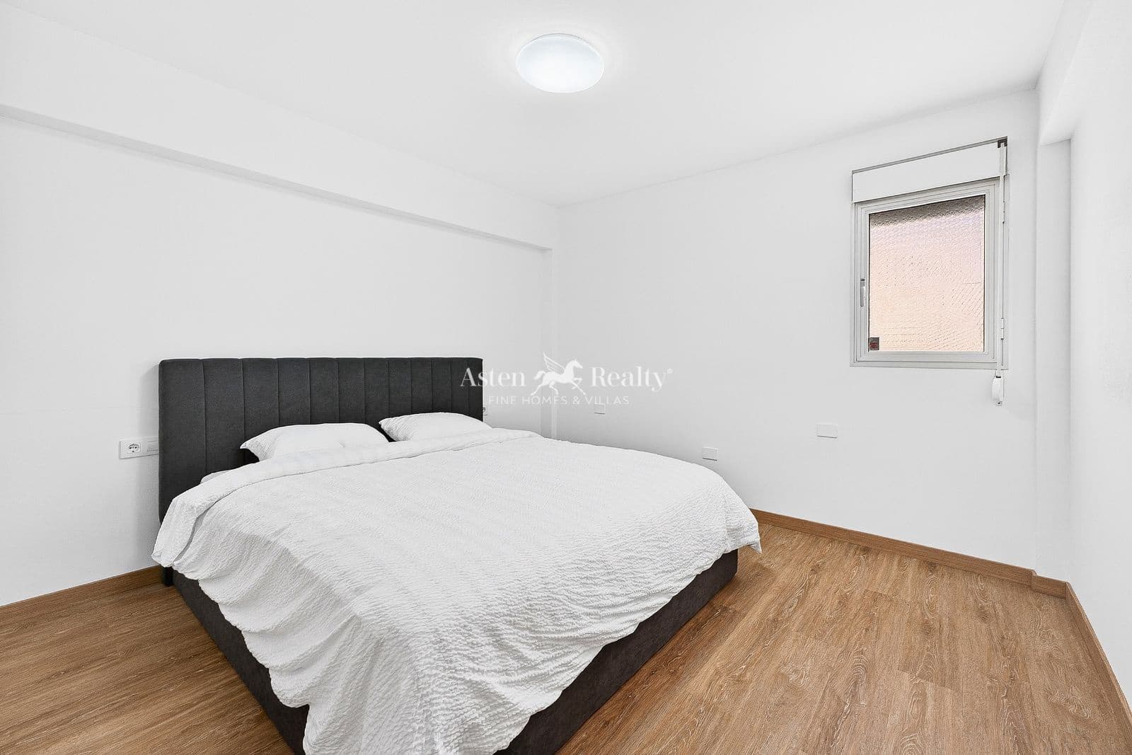 Piso de 2 habitaciones en Adeje en venta con garaje - 295.000 € (Ref: 9628172)