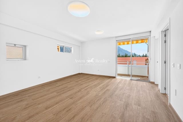 Piso de 2 habitaciones en Casco Urbano, Adeje en venta - 295.000 € (Ref: 9628172)