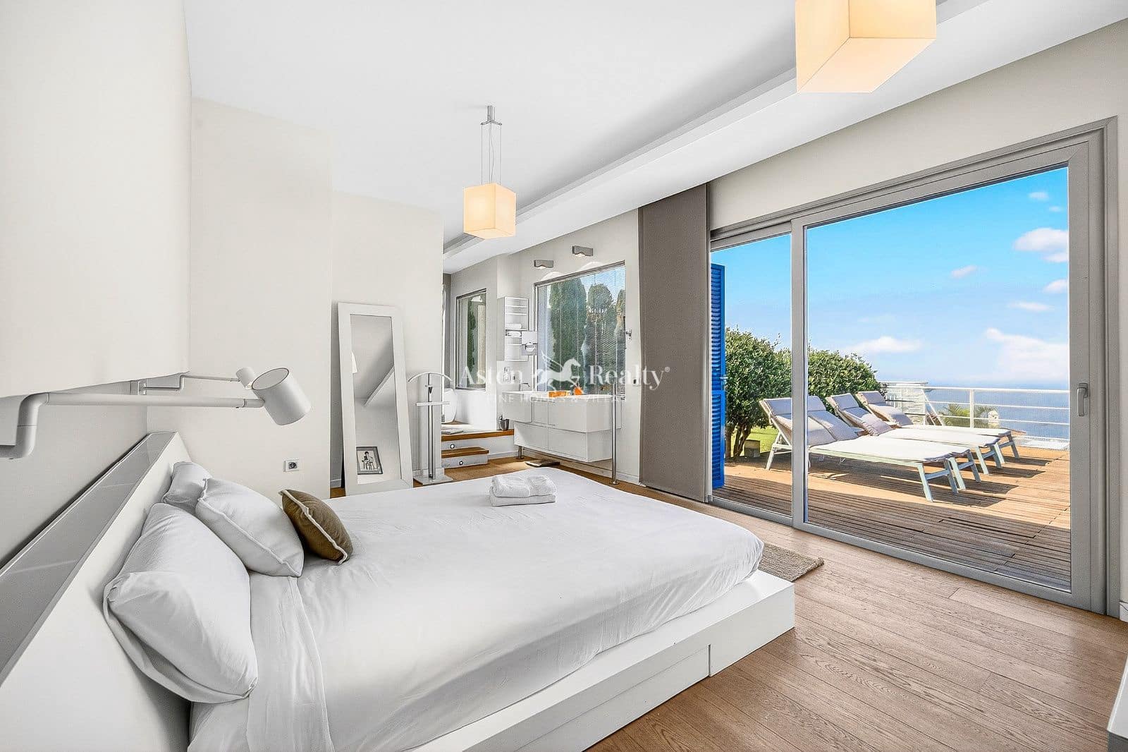 5 soverom Hus til salgs i Torviscas med svømmebasseng garasje - € 2 000 000 (Ref: 9630575)