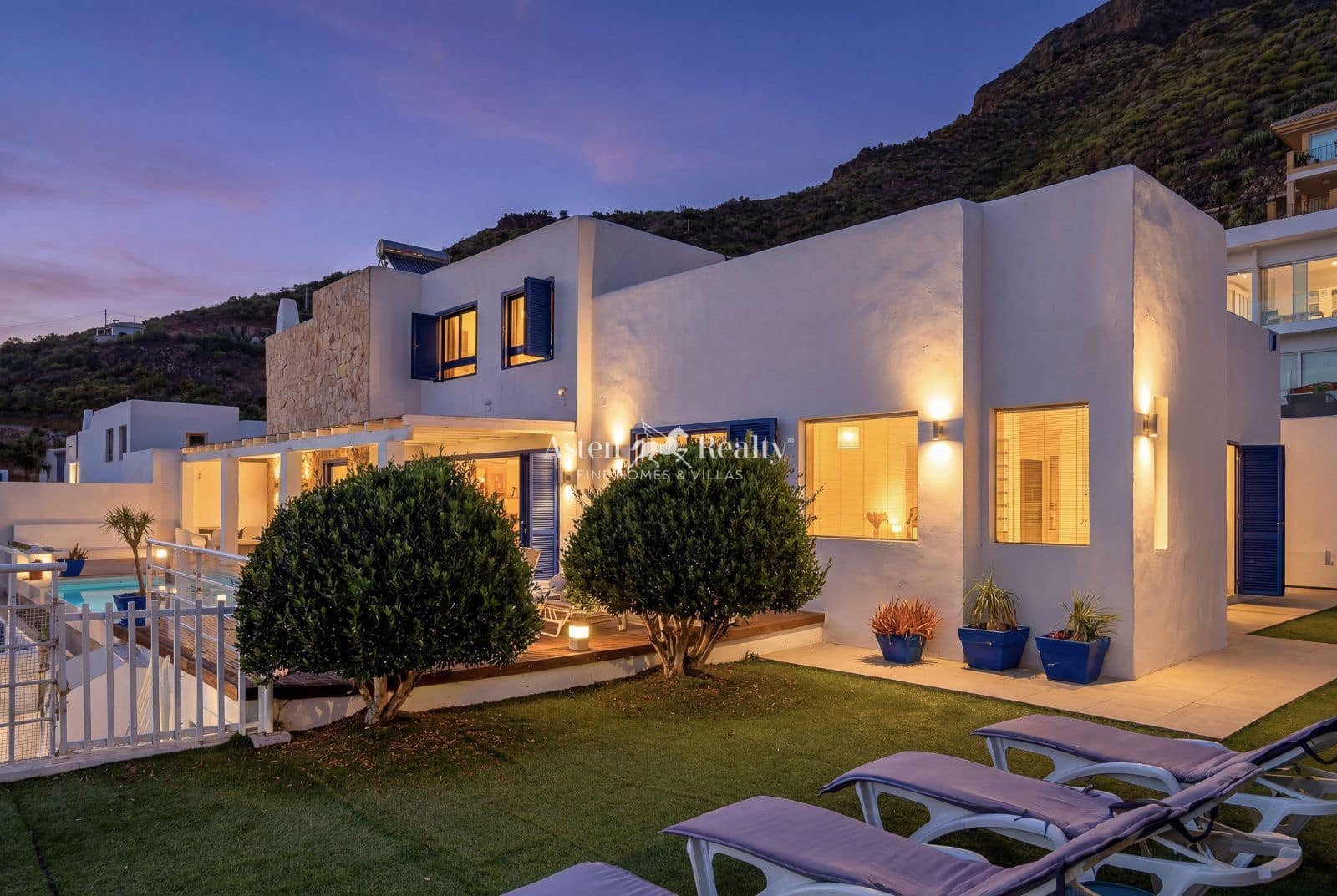 5 soverom Hus til salgs i Torviscas med svømmebasseng garasje - € 2 000 000 (Ref: 9630575)