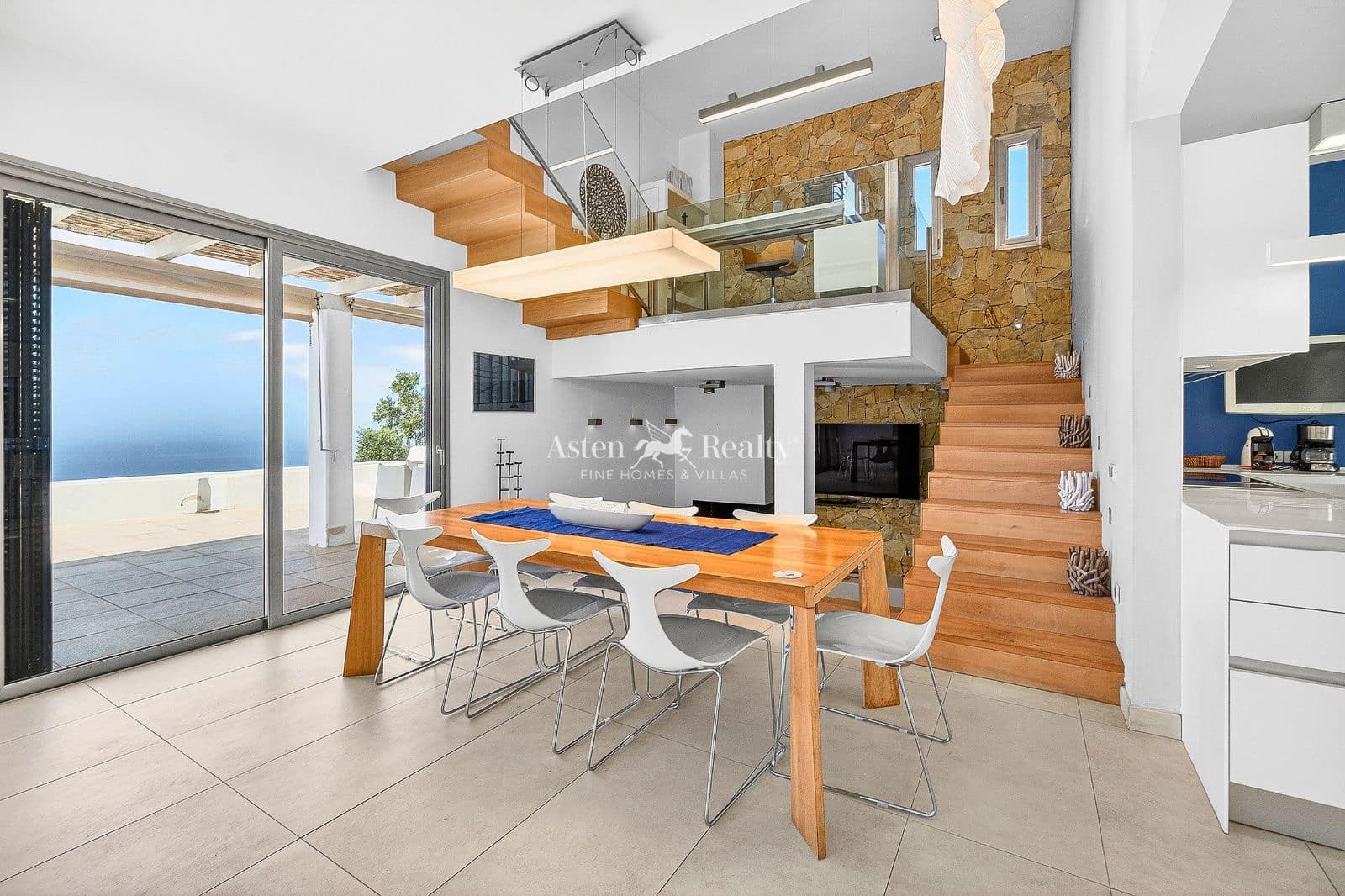 5 soverom Hus til salgs i Torviscas med svømmebasseng garasje - € 2 000 000 (Ref: 9630575)