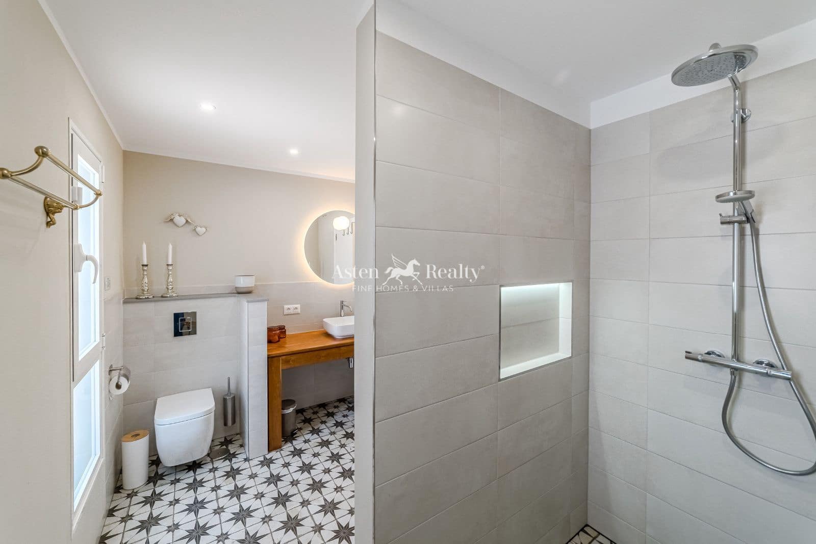 4 quarto Casa em Banda para venda em Puerto de la Cruz com piscina garagem - 1 185 000 € (Ref: 9631459)