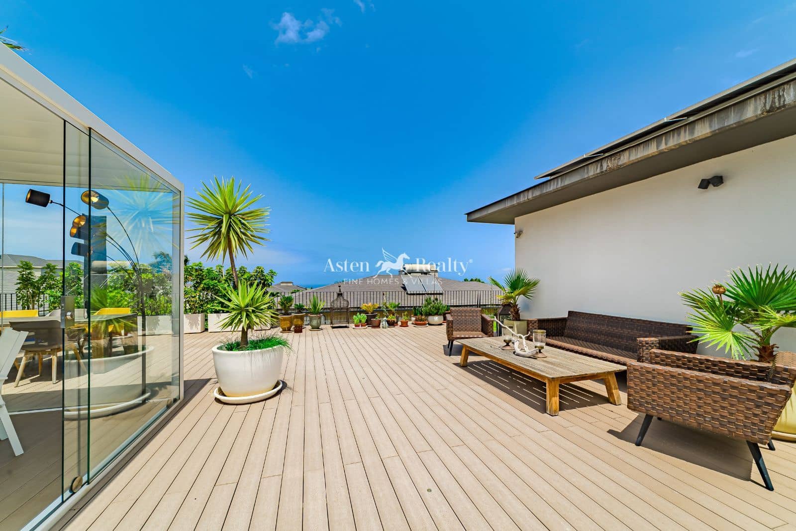 4 quarto Casa em Banda para venda em Puerto de la Cruz com piscina garagem - 1 185 000 € (Ref: 9631459)