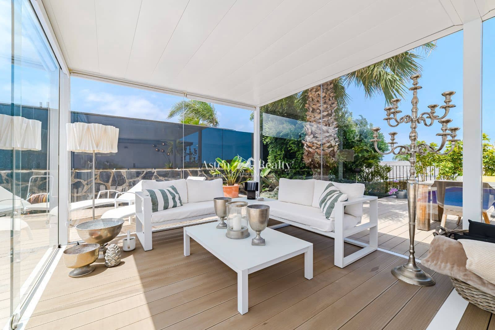 4 quarto Casa em Banda para venda em Puerto de la Cruz com piscina garagem - 1 185 000 € (Ref: 9631459)