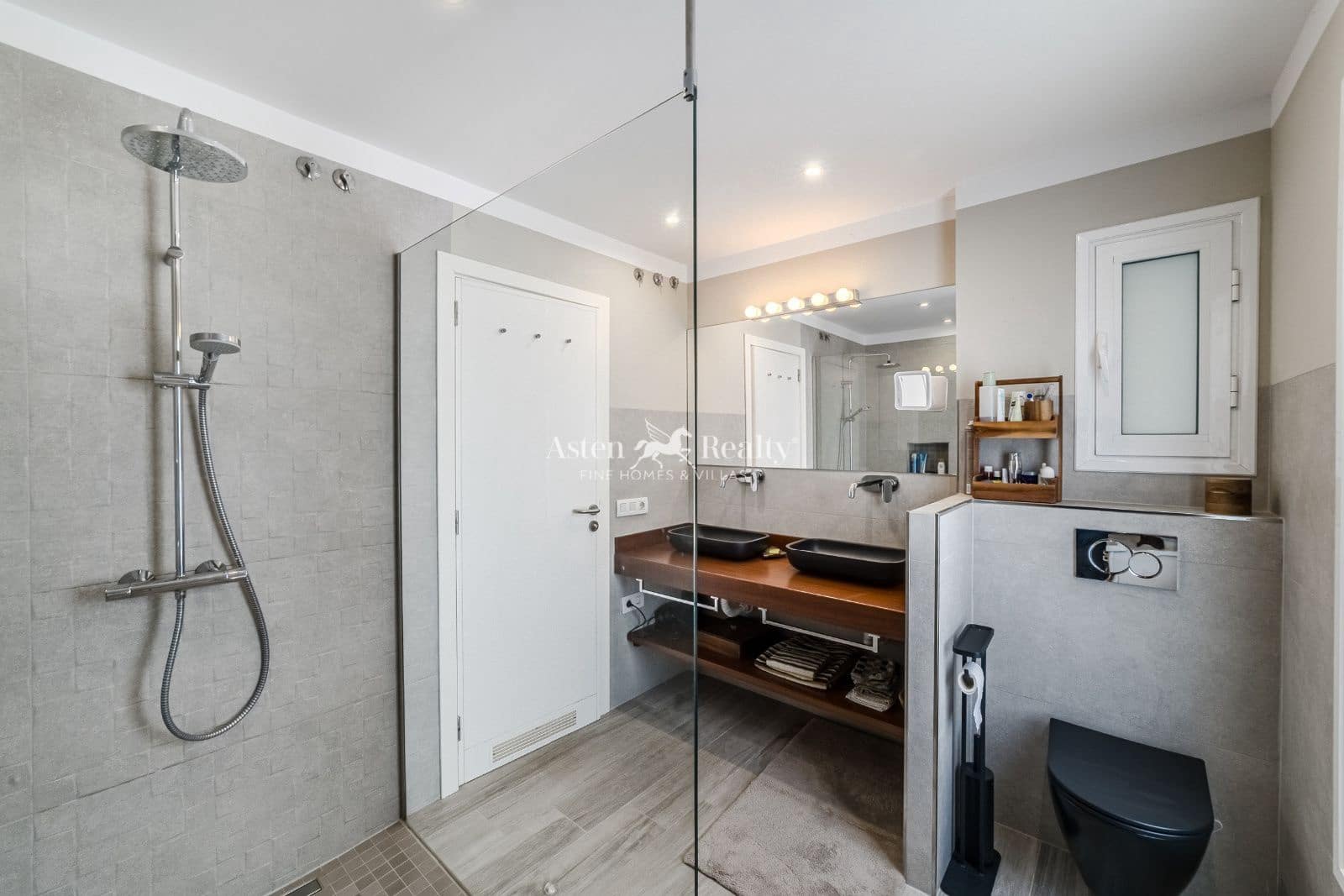 4 quarto Casa em Banda para venda em Puerto de la Cruz com piscina garagem - 1 185 000 € (Ref: 9631459)