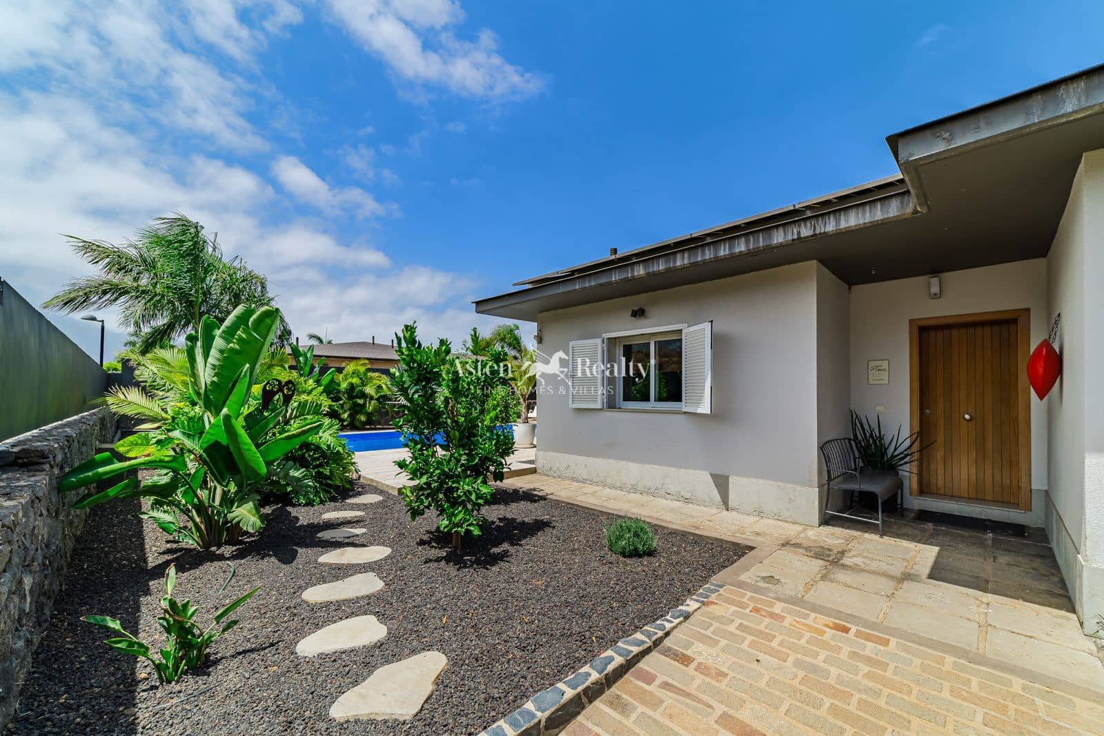 4 quarto Casa em Banda para venda em Puerto de la Cruz com piscina garagem - 1 185 000 € (Ref: 9631459)