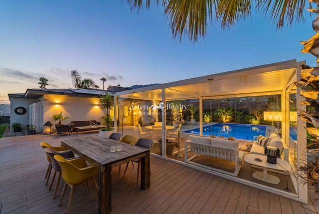 4 Zimmer Haus zu verkaufen in Puerto de la Cruz mit Pool Garage - 1.185.000 € (Ref: 9631459)