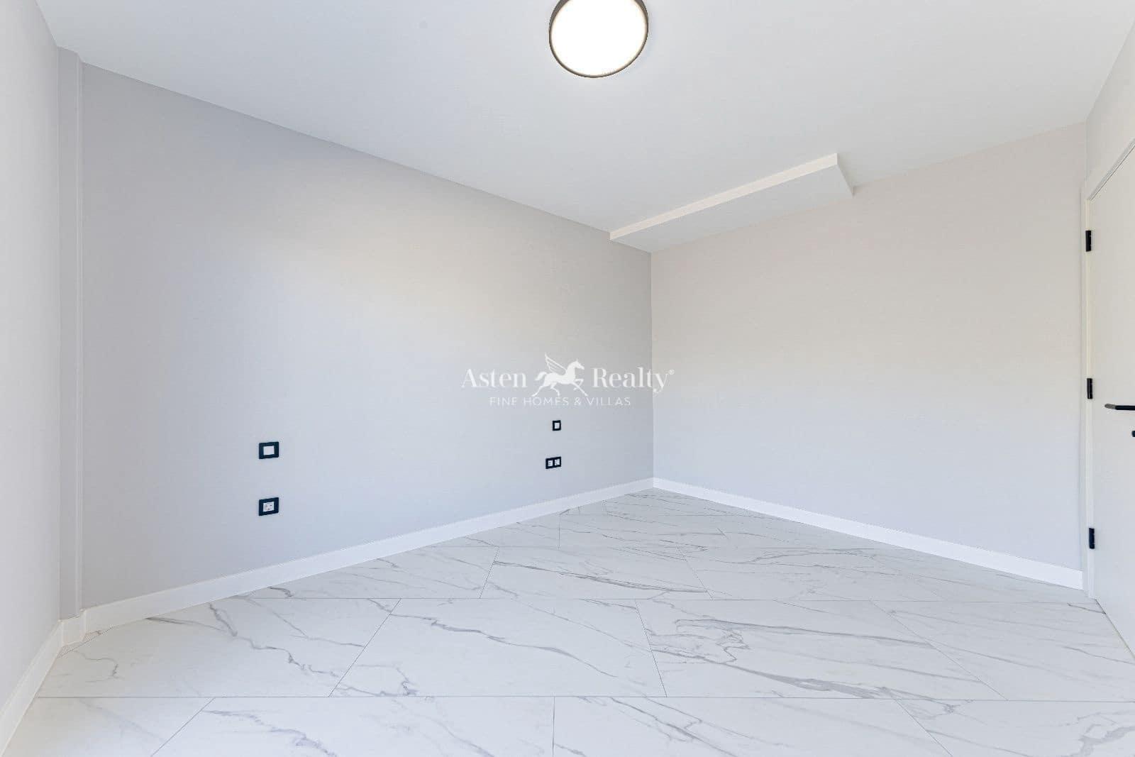 2 bedroom Flat for sale in Tijoco Bajo with garage - € 349,500 (Ref: 9631460)