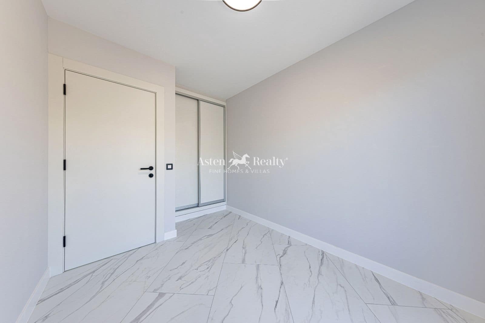 2 bedroom Flat for sale in Tijoco Bajo with garage - € 349,500 (Ref: 9631460)