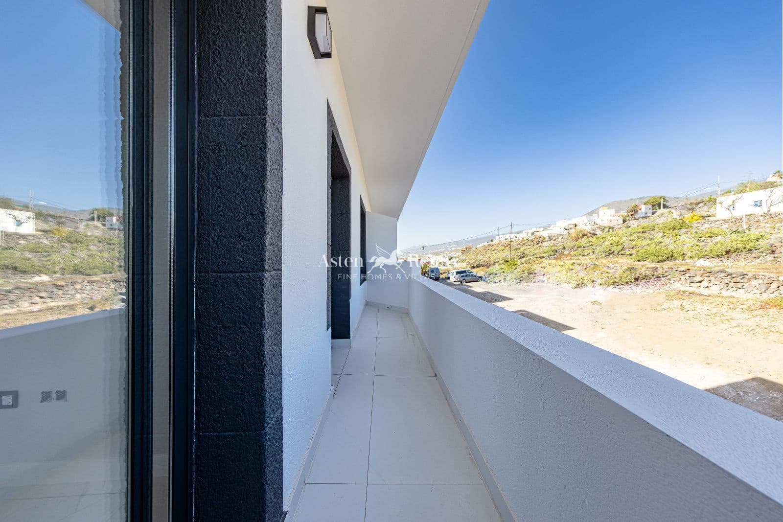 2 bedroom Flat for sale in Tijoco Bajo with garage - € 349,500 (Ref: 9631460)