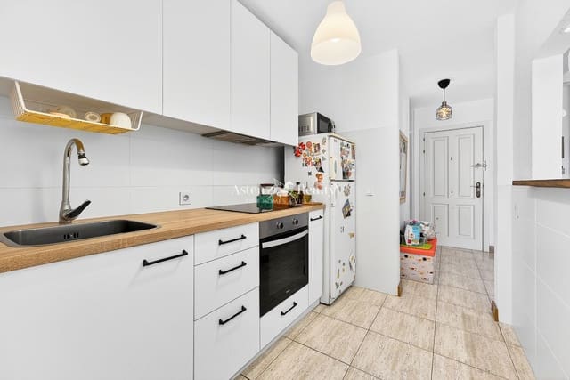 Piso de 2 habitaciones en Callao Salvaje, Adeje en venta con piscina garaje - 300.000 € (Ref: 9632791)