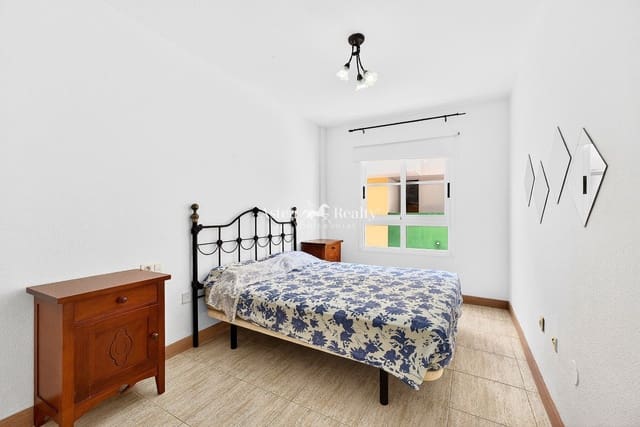 Piso de 2 habitaciones en Callao Salvaje, Adeje en venta con piscina garaje - 300.000 € (Ref: 9632791)
