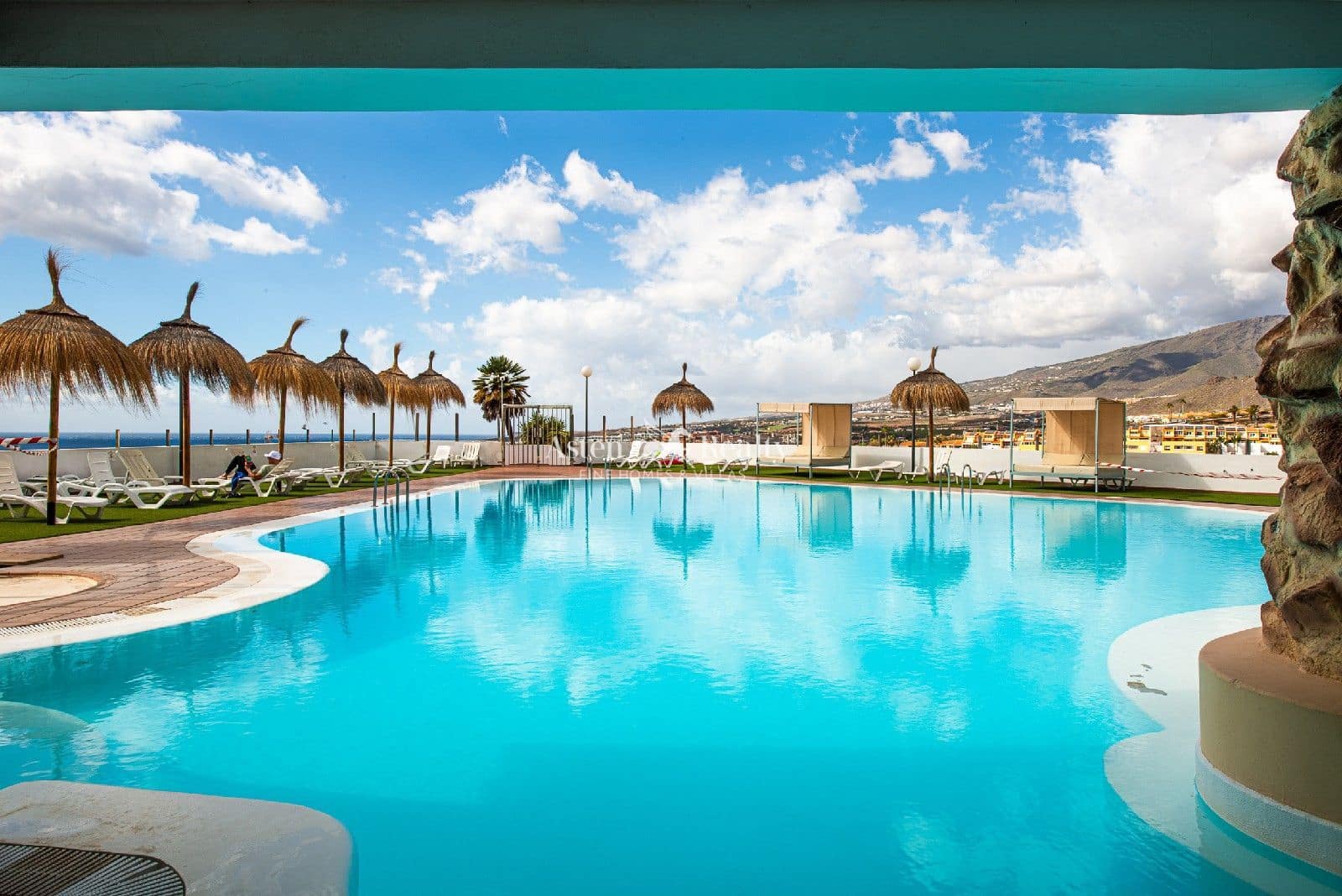 1 bedroom Flat for sale in Costa Adeje with pool - € 305,000 (Ref: 9635125)