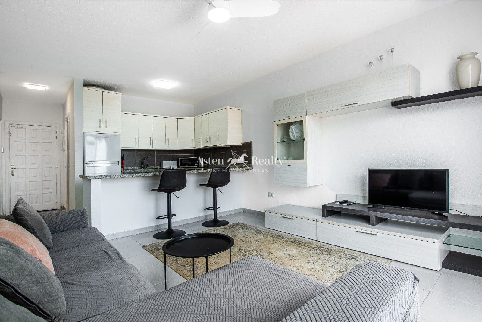 1 bedroom Flat for sale in Costa Adeje with pool - € 305,000 (Ref: 9635125)