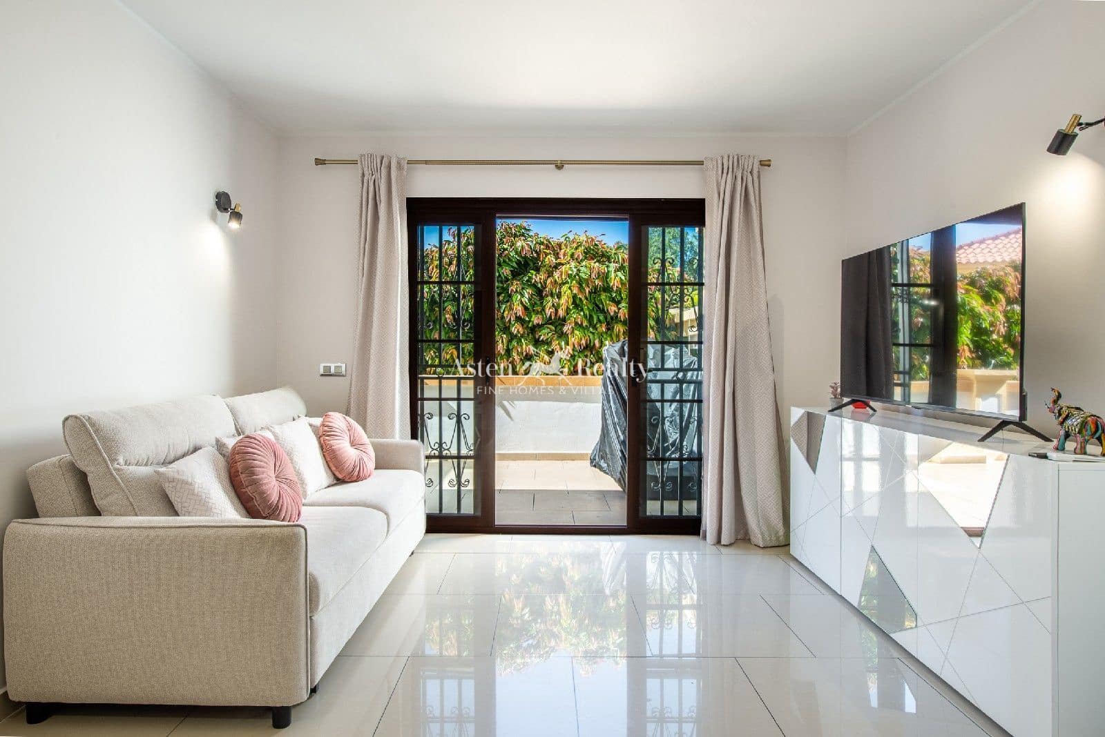 1 chambre Appartement à vendre à Costa Adeje avec piscine - 305 000 € (Ref: 9635126)