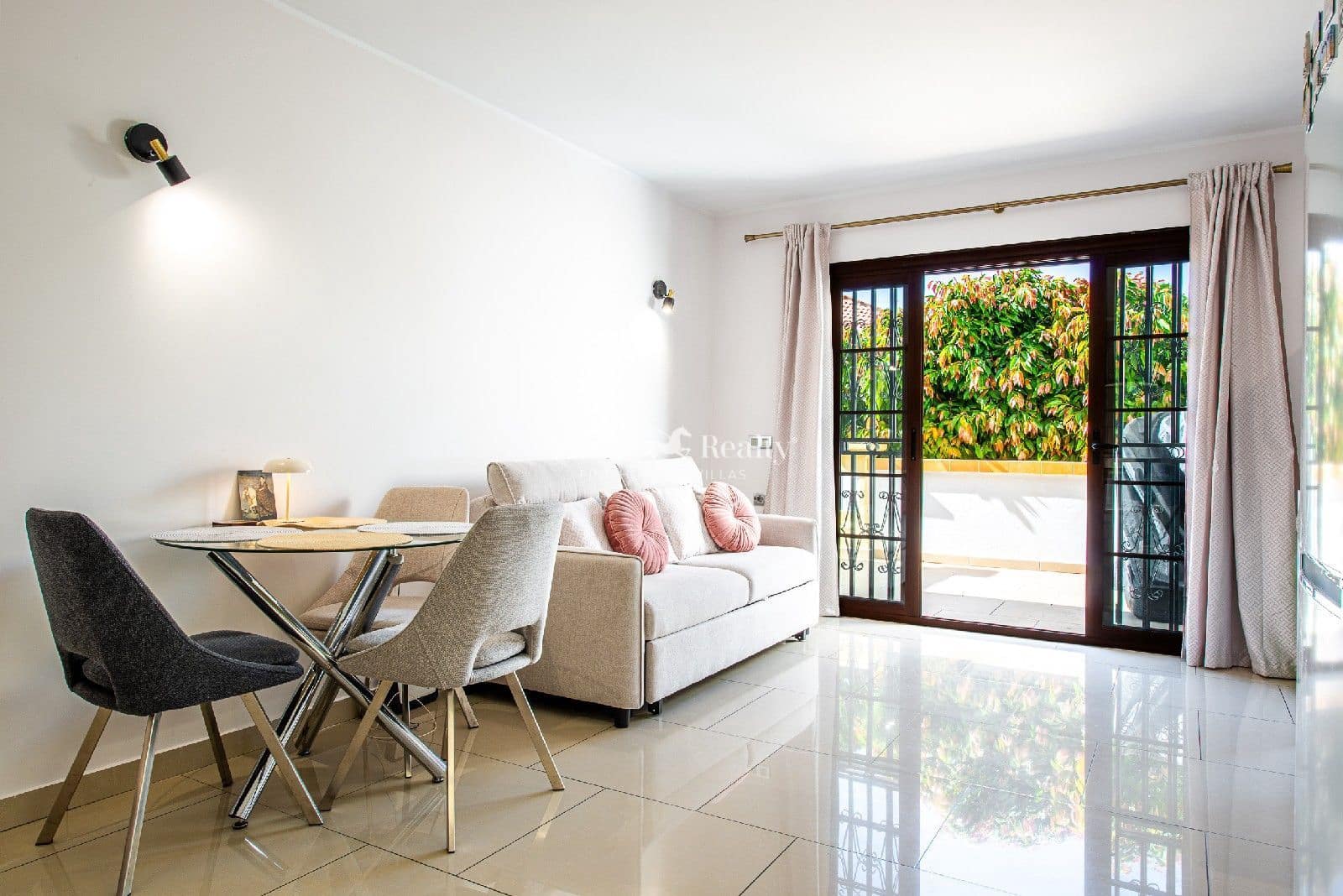 1 chambre Appartement à vendre à Costa Adeje avec piscine - 305 000 € (Ref: 9635126)