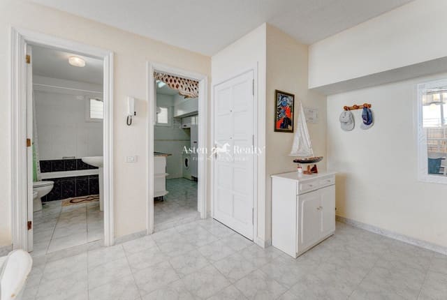 1 makuuhuone Kattohuoneisto myytävänä paikassa Puerto Santiago, Santiago del Teide mukana 
autotalli - 230 000 € (Ref: 9641062)