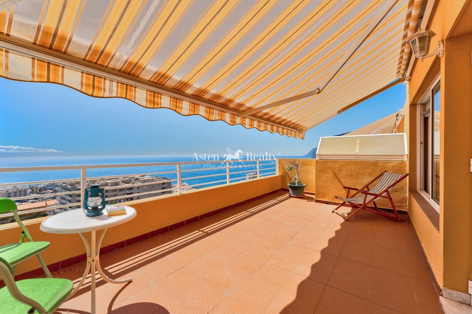 1 makuuhuone Kattohuoneisto myytävänä paikassa Puerto Santiago mukana 
autotalli - 230 000 € (Ref: 9641062)