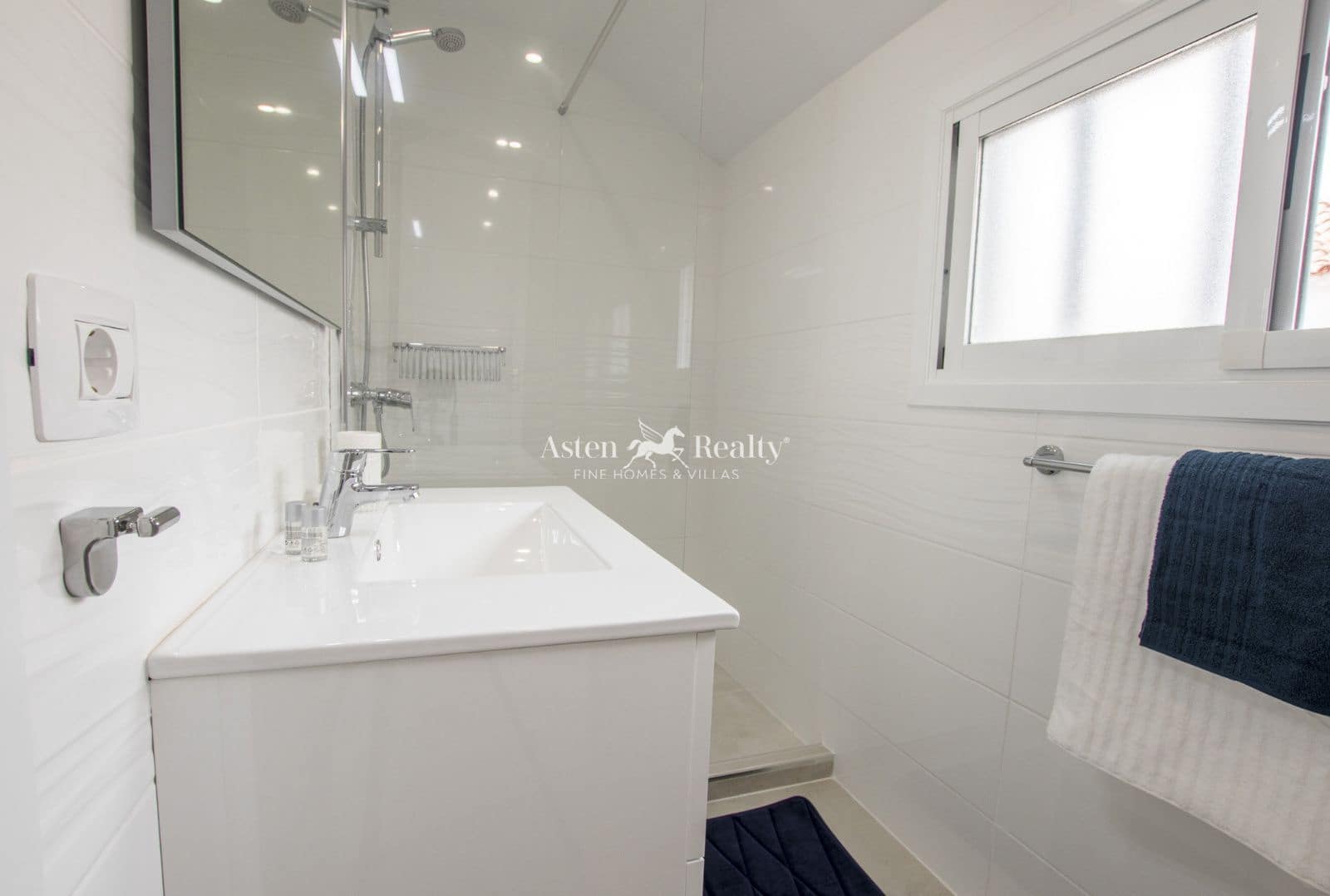 1 chambre Penthouse à vendre à Playa de las Americas avec piscine - 475 000 € (Ref: 9654208)