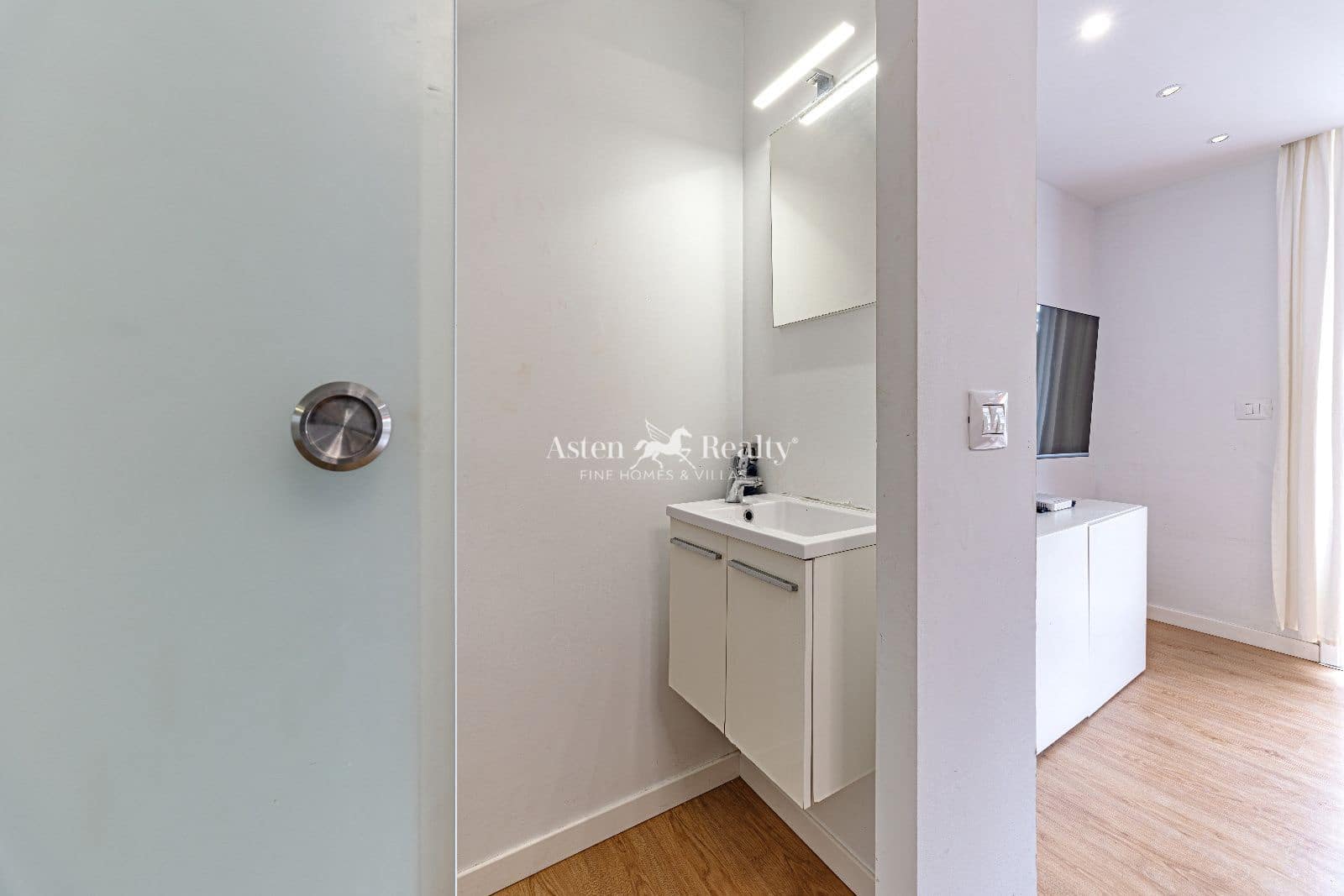 1 bedroom Penthouse for sale in Playa de las Americas with pool - € 475,000 (Ref: 9654208)