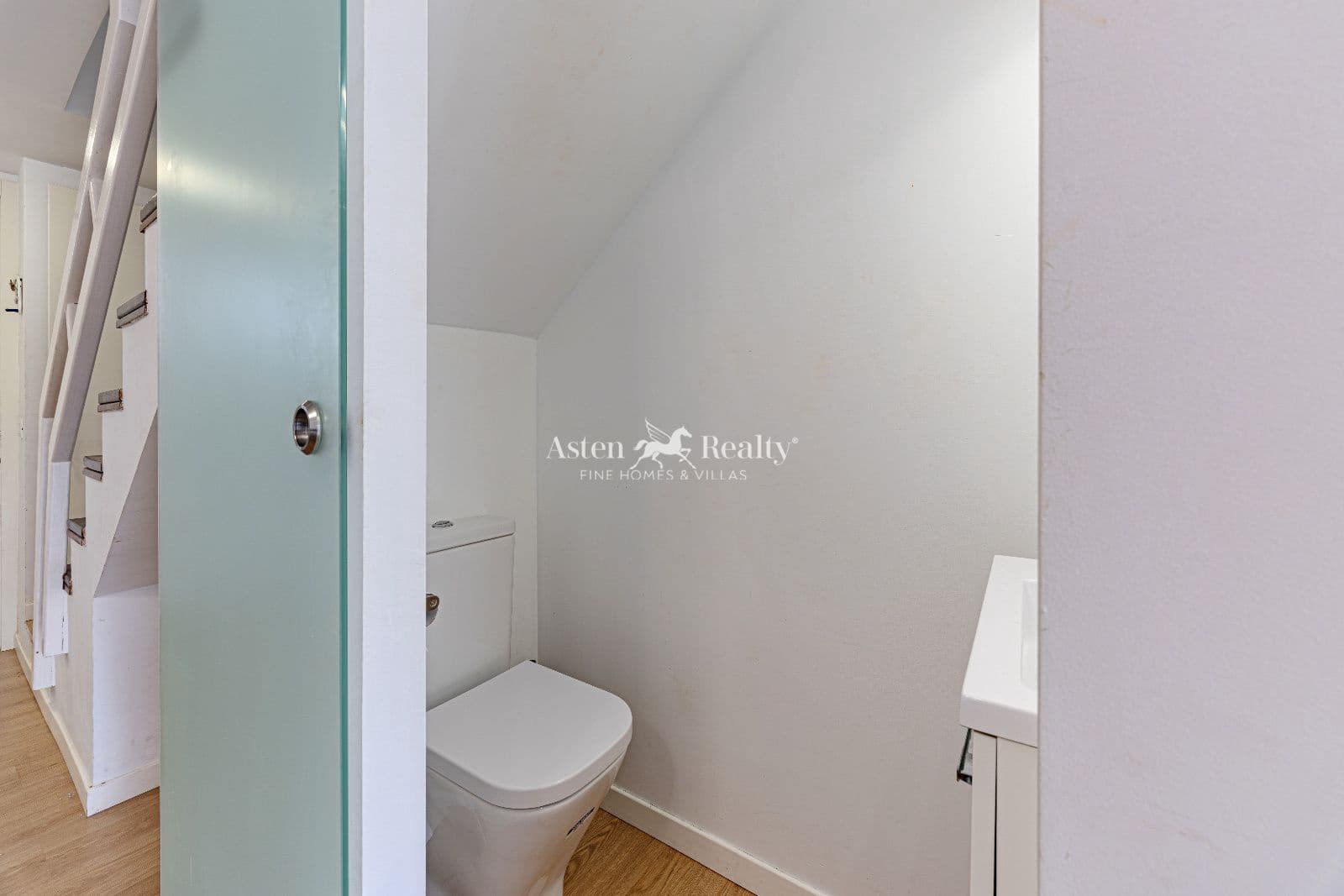 1 bedroom Penthouse for sale in Playa de las Americas with pool - € 475,000 (Ref: 9654208)