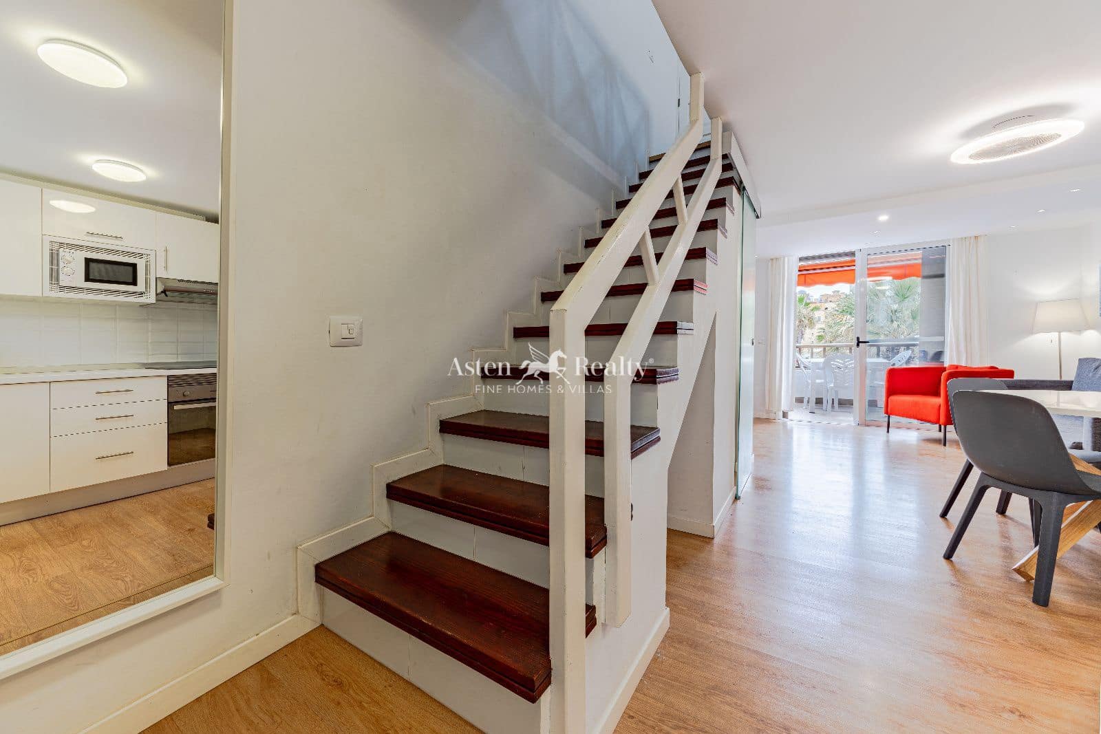 1 bedroom Penthouse for sale in Playa de las Americas with pool - € 475,000 (Ref: 9654208)