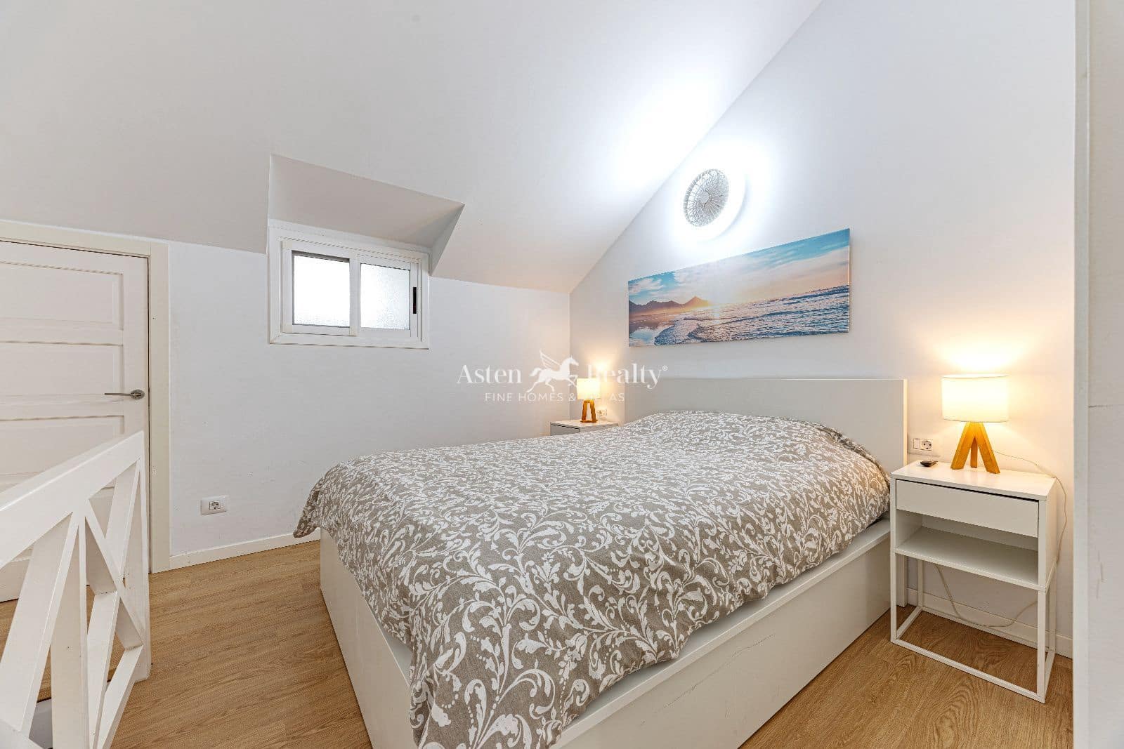 1 bedroom Penthouse for sale in Playa de las Americas with pool - € 475,000 (Ref: 9654208)