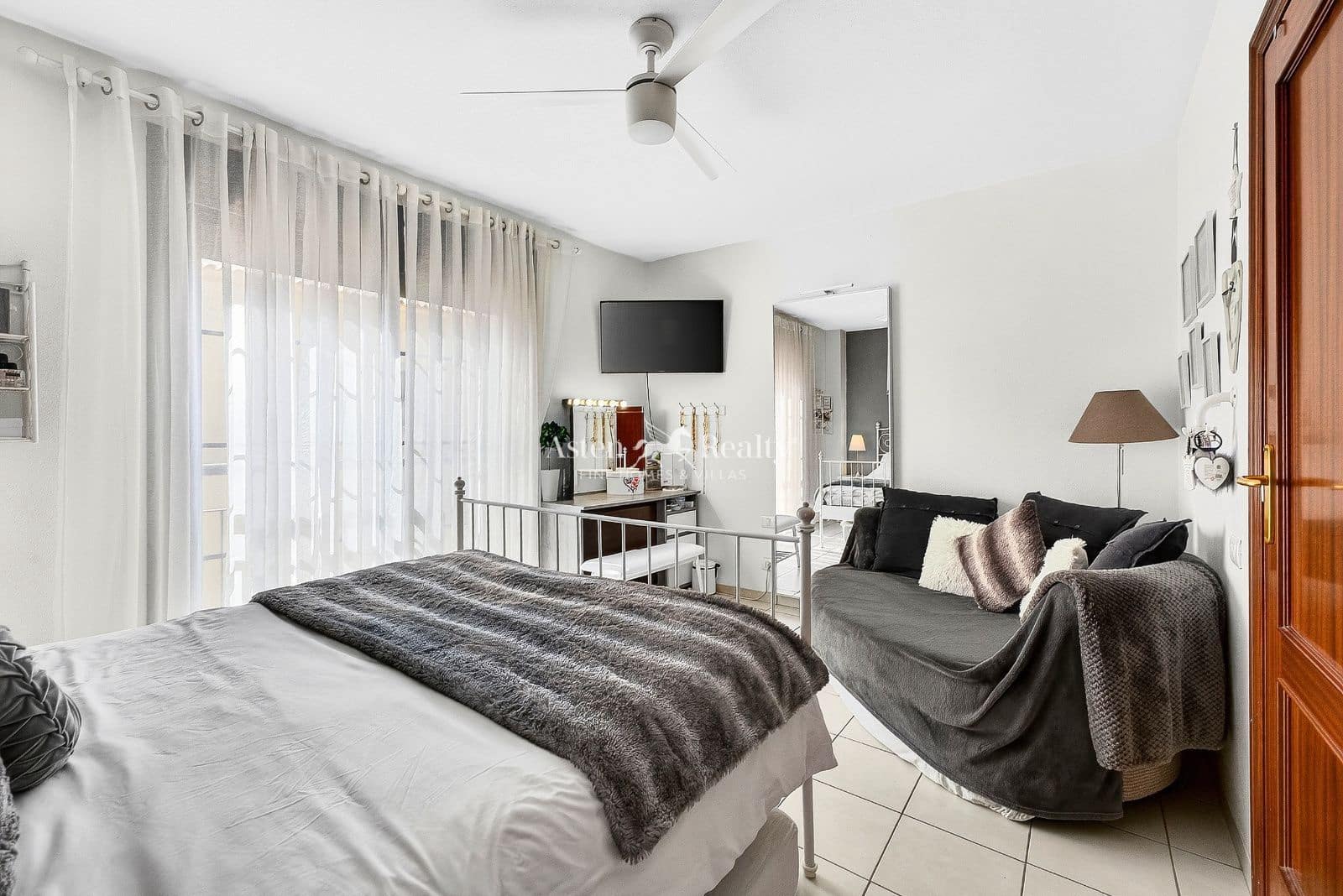 3 sypialnia Dom na sprzedaż w Las Chafiras (San Miguel) z basenem garażem - 399 000 € (Ref: 9656498)