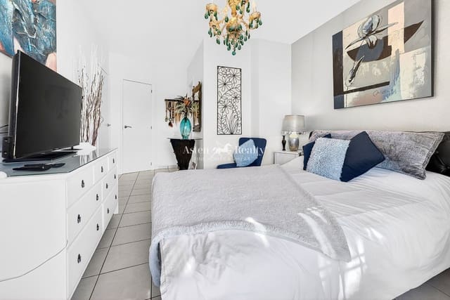 3 makuuhuone Omakotitalo myytävänä paikassa Las Chafiras (San Miguel), San Miguel de Abona mukana uima-altaan 
autotalli - 399 000 € (Ref: 9656498)