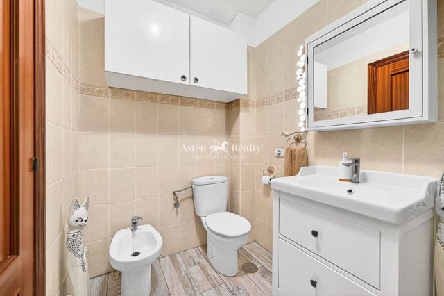 3 makuuhuone Omakotitalo myytävänä paikassa Las Chafiras (San Miguel), San Miguel de Abona mukana uima-altaan 
autotalli - 399 000 € (Ref: 9656498)