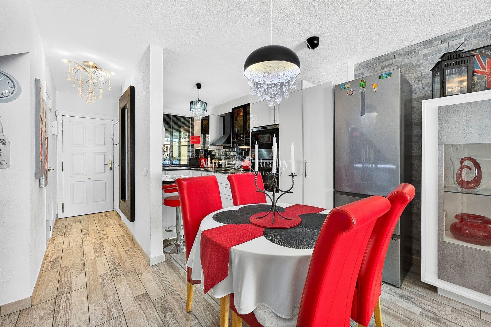 3 sypialnia Dom na sprzedaż w Las Chafiras (San Miguel) z basenem garażem - 399 000 € (Ref: 9656498)