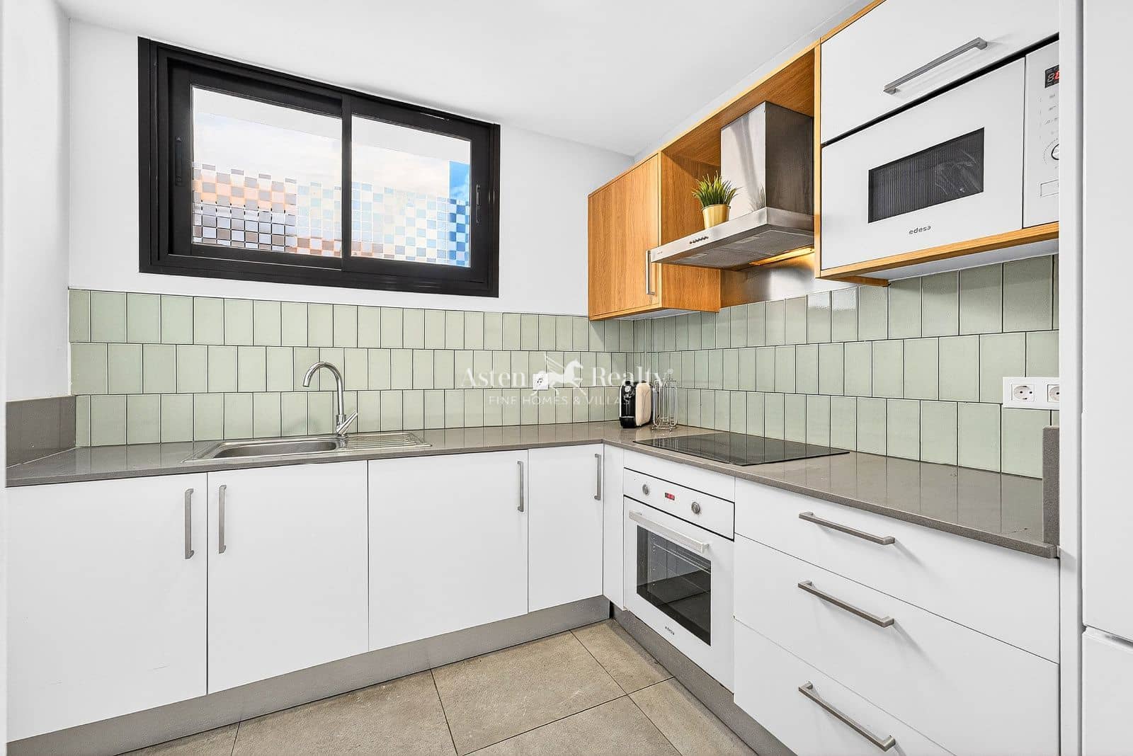 2 quarto Apartamento para venda em Cabo Blanco com garagem - 298 000 € (Ref: 9656786)