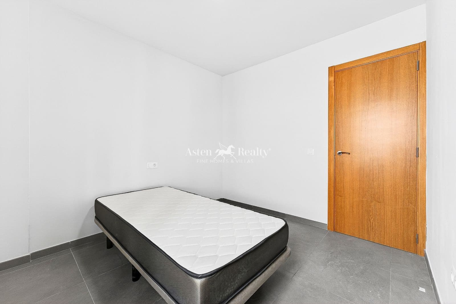 2 quarto Apartamento para venda em Cabo Blanco com garagem - 298 000 € (Ref: 9656786)