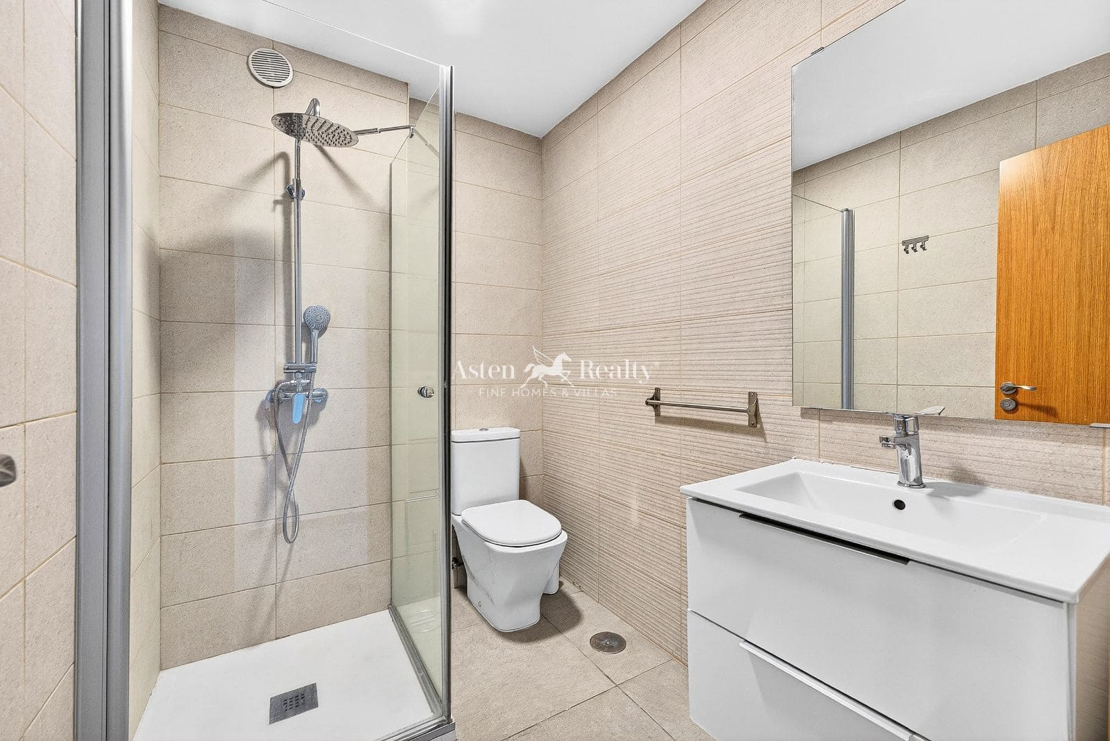 2 quarto Apartamento para venda em Cabo Blanco com garagem - 298 000 € (Ref: 9656786)